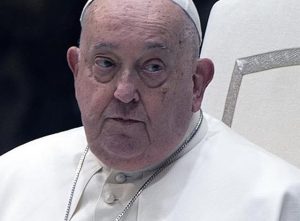 Żałoba w tę niedzielę: Papież Franciszek (88 lat) właśnie stracił…